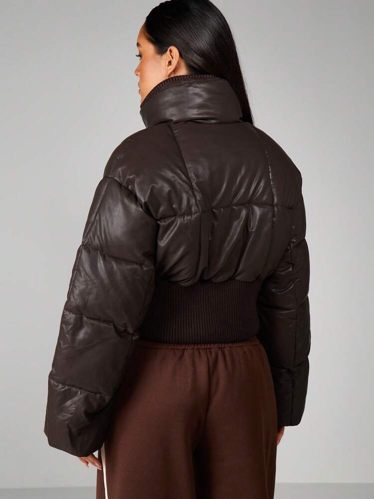 MISSGUIDED Casaco de Inverno Acolchoado e Emplumado com Cós Nervurado e Capuz para Proteção em Clima Frio