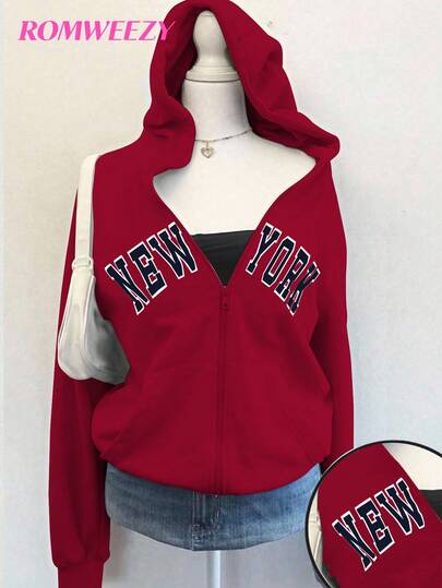 秋冬女童英文印花连帽拉链夹克 - 撞色字母印花混合街头风格，适合秋冬的温暖针织面料，略微宽松的版型为成长提供空间，充满活力的校园和街头风格！