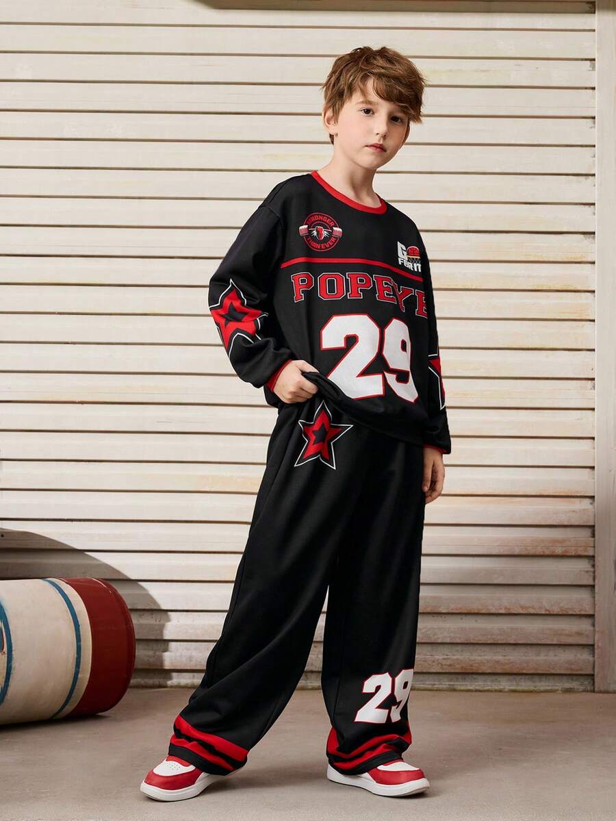 Popeye X SHEIN Set de sudadera de cuello redondo de manga larga con bloqueo de color, estampado de letras y estrellas, y pantalones para niño preadolescente informal, 2 piezas - Negro - Ver 1
