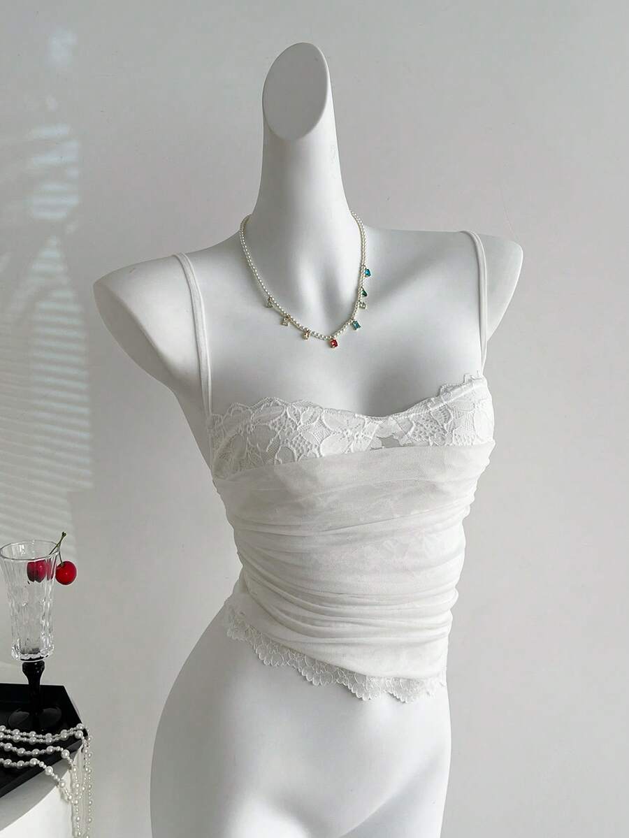 Sweetra 女士夏季蕾丝不对称下摆可爱精致优雅性感Y2K风格吊带背心 - 白色 - 查看 1