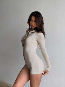 SHEIN Unity جمبسوت قصيرة كاجوال بأزرار نصفية ولون أحادي للنساء للارتداء اليومي - لون مشمشي - مشاهدة 6