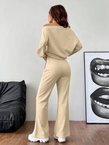 SHEIN EZwear 女式春夏基本款针织纯灰色宽松露肩不对称领口长袖运动衫和喇叭裤健身套装 - 杏色 - 查看 2