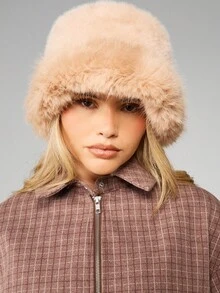 MISSGUIDED 奢华仿皮草渔夫帽 冬季时尚宣言头饰 御寒配饰 - 卡其色 - 查看 1