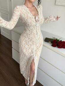 DAZY 秋冬镂空蕾丝连衣裙，优雅大方，适合新年、圣诞节、婚礼、派对、宴会等场合。时尚透视网纱高开衩修身腰部抽绳系带中长连衣裙，尽显女性魅力。 - 米色 - 查看 5