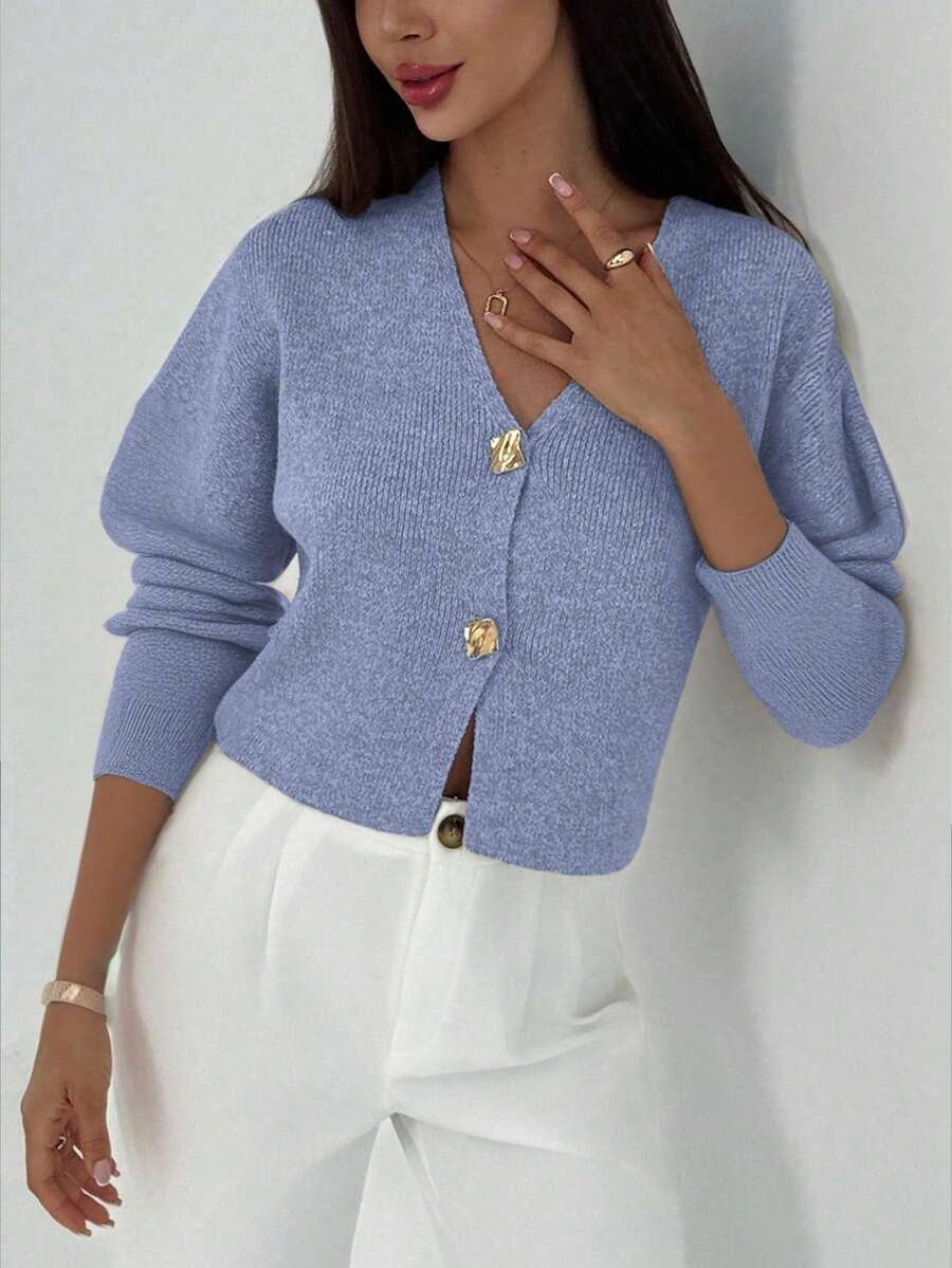 Aloruh 新款简约时尚办公室通勤深V领长袖修身纽扣开衫，秋冬百搭休闲针织毛衣 - 淺藍色 - 查看 1