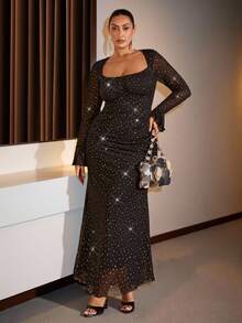 SHEIN BAE Robe longue élégante pour femmes en grande taille, avec col asymétrique, plis à l'avant et sur les côtés, ourlet sirène, manches longues évasées. En noir, pour l'automne/hiver, en jacquard tricoté et maille avec feuille d'argent. Tenue maxi pour femmes. - Noir - Voir 3