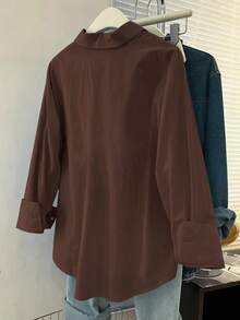 Airaco 女士休闲纯色纽扣长袖衬衫，适合通勤 - 咖啡棕 - 查看 2