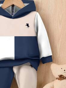 男童休闲舒适拼布复古学院风英文字母运动Y2K宽松柔软针织连帽卫衣套装，适合秋季 - 彩色 - 查看 6