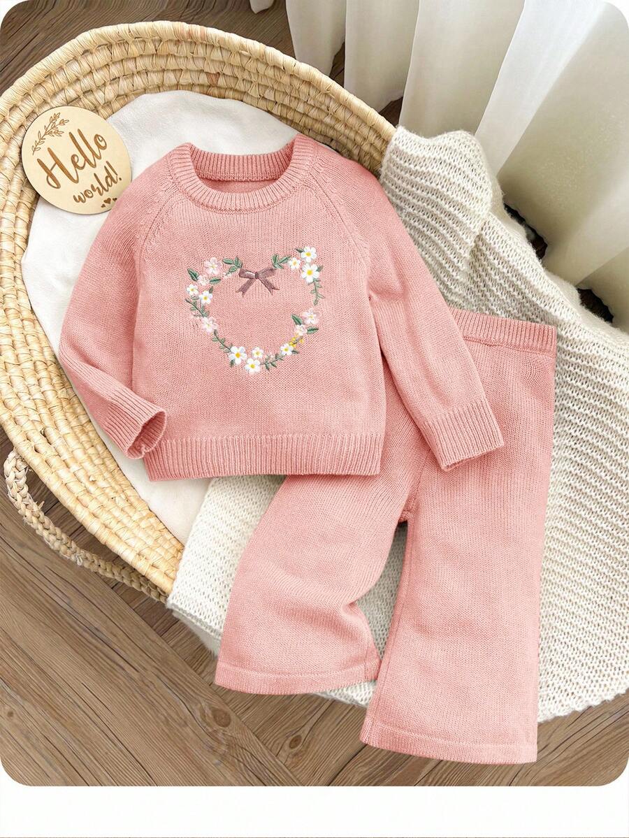 SHEIN Baby Girl Round Neck Raglan Sleeve Heart & Floral Pattern Knit Sweater Set