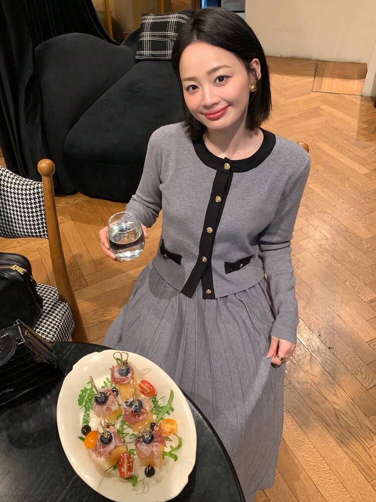 Women's Contrast Color Korean Style Long Sleeve Cardigan And Pleated Skirt 2-Piece Set, Casual Korean Style, Autumn/Winter