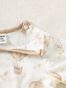 SHEIN Ensemble de 4 pièces de chemise à manches longues et pantalon imprimés de motifs de bébé nouveau-né, convenant aux garçons et aux filles, en tissu confortable, adapté aux activités à la maison et à l'extérieur