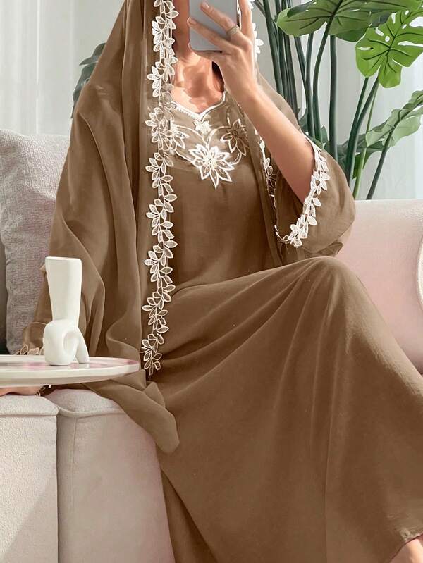 SHEIN Najma Vestido con cuello redondo, bordado floral, aplicación de hojas bordadas, con estilo árabe y pañuelo para la cabeza