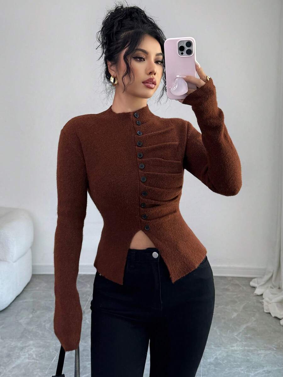 SHEIN Elenzya 女士时尚高领假门襟侧边荷叶边纽扣装饰不对称下摆修身套头毛衣 - 棕色 - 查看 1