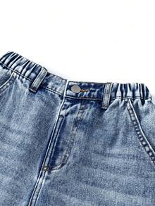 SHEIN Explorewe Tween Boys'All-Matchc 休闲复古水洗蓝色直筒牛仔裤，时尚男孩的必备时尚单品 - 中等水洗藍 - 查看 4