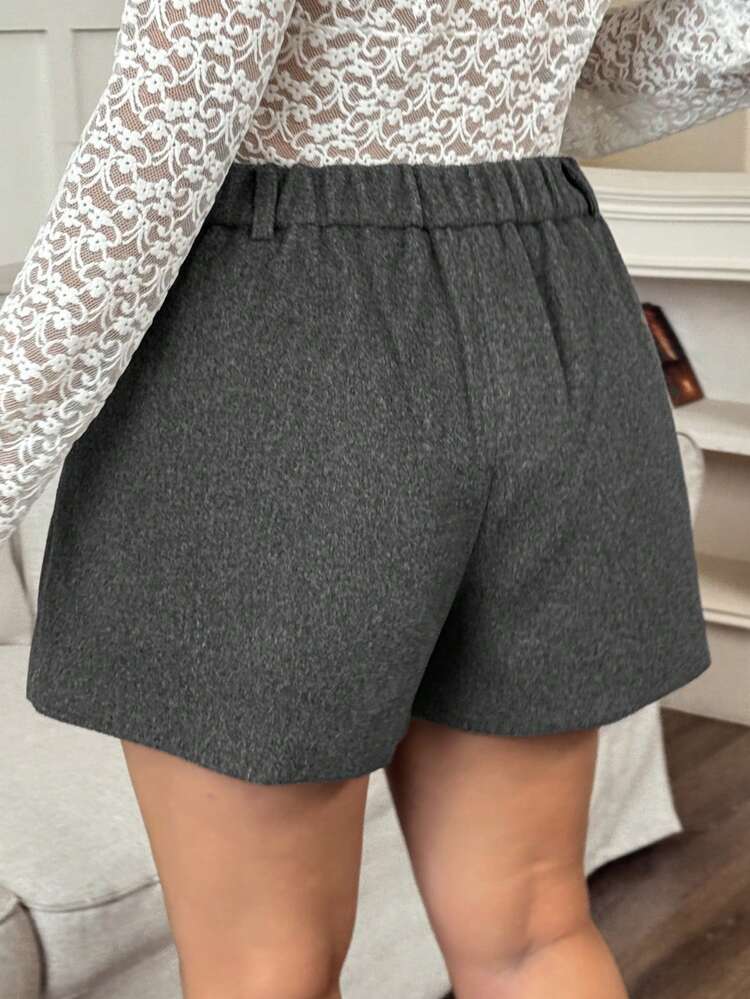 Dazy Plus Plus Size Women A-Line Casual Solid Color Thick Shorts, Commuting