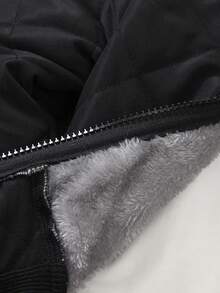 1件男婴时尚休闲百搭黑色绗缝灰色抓绒菱形图案面料长袖外套，正面字母图案装饰，罗纹领口、下摆和袖口，简约时尚个性，适合秋冬季日常休闲穿着。男婴飞行员夹克，男婴街头风外套，男婴夹克，2-3岁男婴绗缝外套，男婴夹克。 - 黑色 - 查看 5