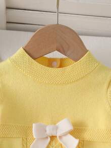 Newborn Baby Stylish Cute 3D Bow Back Button Long Sleeve Knitted Sweater Dress, Soft & Comfortable, Suitable For Spring/Autumn, Daily, Outing, Travel, Vacation, Home, Daycare, Kids Play Baby Girl Clothes Baby Knitwear Knit Baby Dress Infant Yellow Dress Yellow Baby Dress Baby Girl Clothes Spring Fall Yellow Baby Girl Clothes Lemon Shirt For Baby Girl Baby Winter Dress - Yellow - View 5