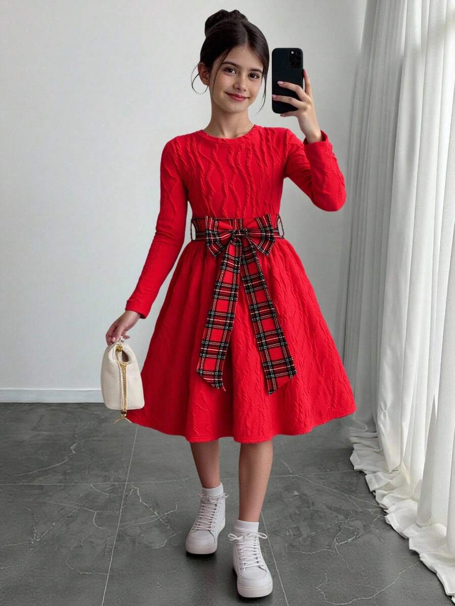 SHEIN 青少年女孩休闲优雅红色纹理针织长袖拼布下摆红黑格子拼布 3D 蝴蝶结丝带装饰连衣裙，适合圣诞节、日常、优雅派对、学校 - 紅色 - 查看 1