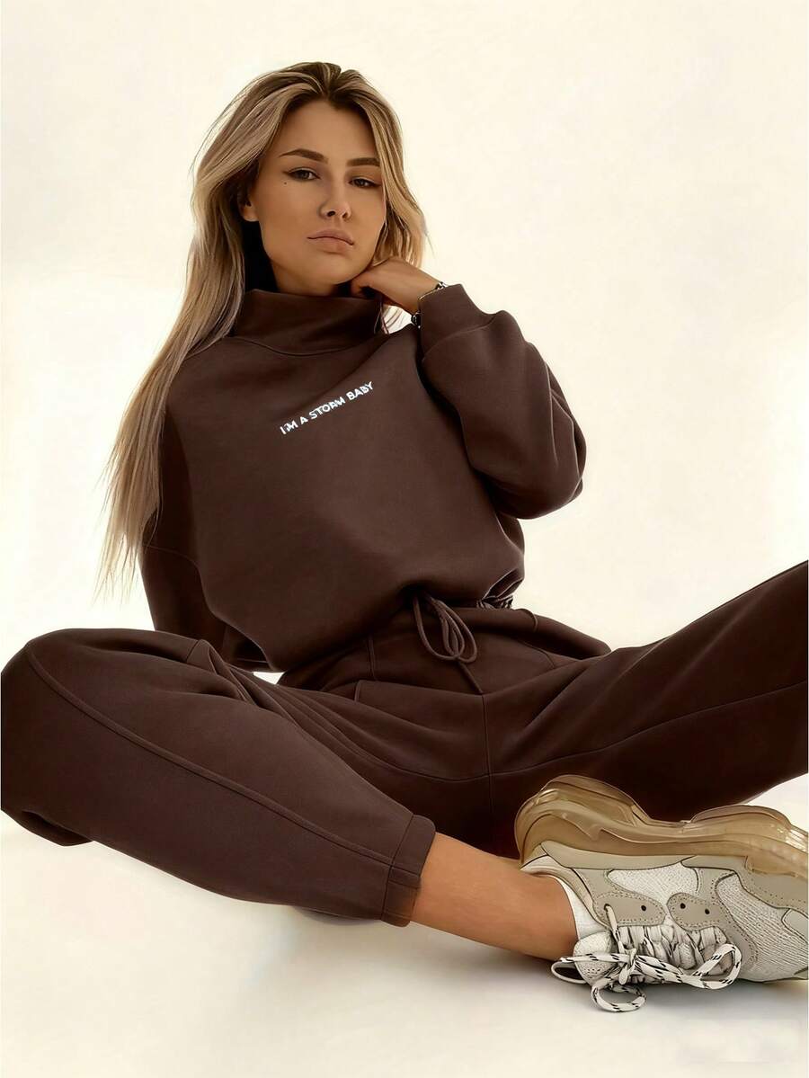 INAWLY 女式标语印花立领落肩长袖运动衫和运动裤休闲两件套，秋季 - 咖啡棕 - 查看 1