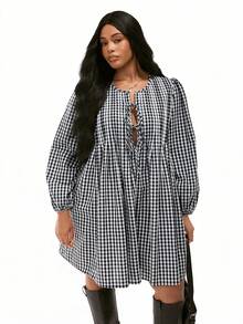 Solavibe Vestido casual de talla grande con cordones y estampado de cuadros - Blanco y Negro - Ver 1