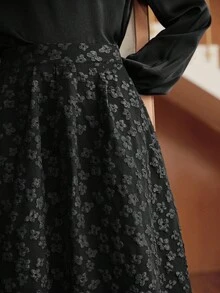 Uhlyne Uhlyne Women's Minimalist Jacquard Flared Skirt - Black - View 8