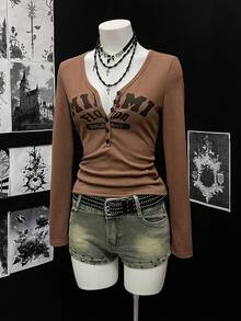 SHEIN DivaQ Women's Casual Street Fashion Knit Letter Print Half-Button Pleated Fitted T-Shirt, Spring/Autumn - Coffee Brown - View 1