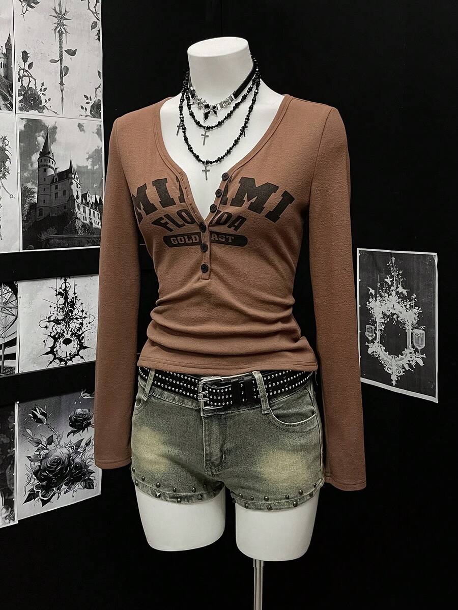 SHEIN DivaQ Women's Casual Street Fashion Knit Letter Print Half-Button Pleated Fitted T-Shirt, Spring/Autumn - Coffee Brown - View 1
