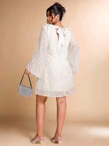 Cravure 大码优雅纯色喇叭袖流苏中长连衣裙，适合通勤 - 白色 - 查看 3