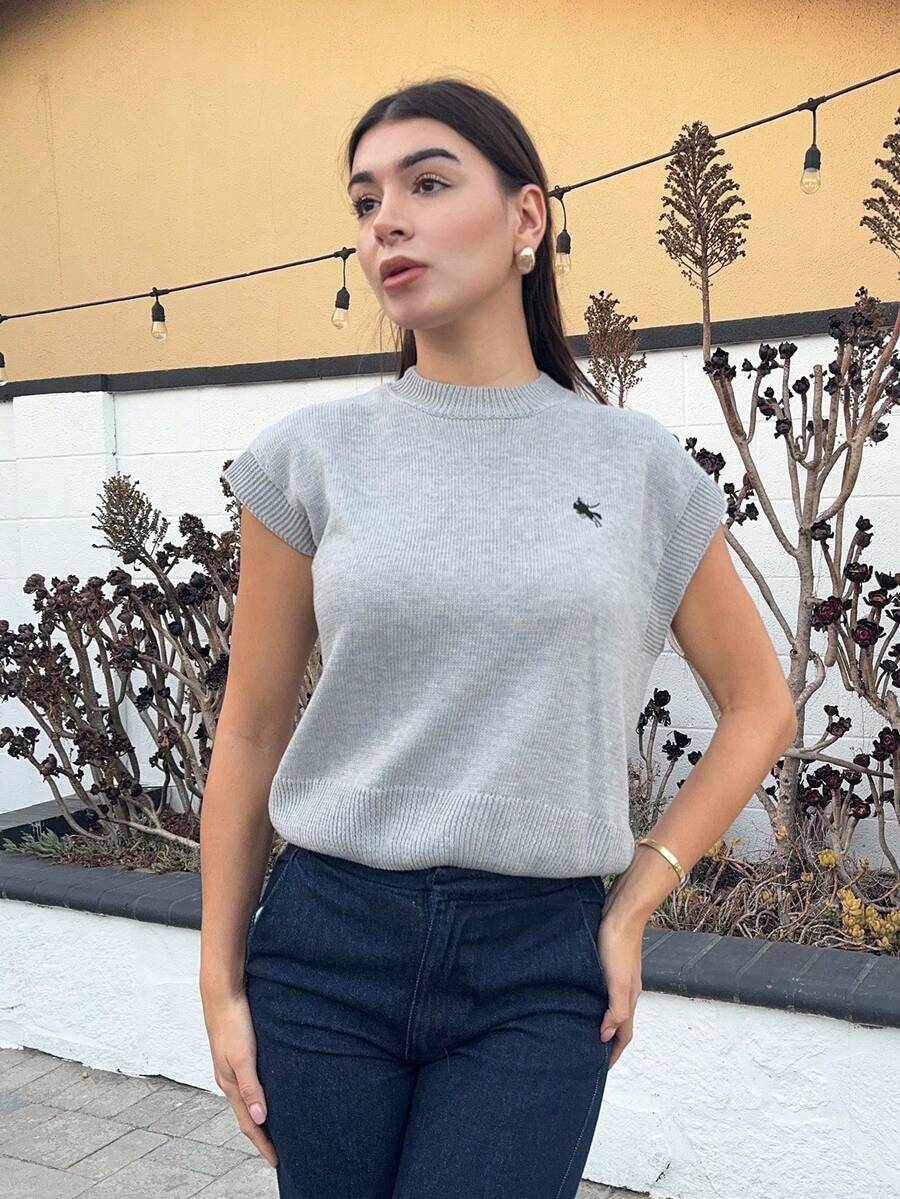 Andrea Bello 女士休闲宽松短袖针织上衣，带小标志刺绣 - 灰色 - 查看 1