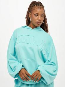 SUMWON Sweat-shirt à capuche grande taille avec poche centrale et détails de logo gaufré pour un port casual confortable