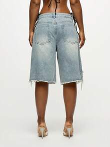 SUMWON 大码做旧牛仔短裤，金属孔眼，毛边裤脚，适合夏季节日穿着，百慕大风格 - 藍色 - 查看 2