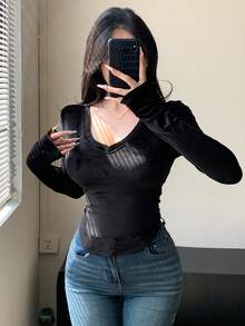 DAZY 女士天鹅绒内衬基本款长袖T恤，修身剪裁，时尚休闲街头风，适合秋冬季节穿着。 - 黑色 - 查看 4