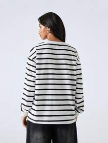 LYSMO 2025 New Arrive Minimalism Winter Striped Print Sweatshirt Graduation,Back To School,Graduation,Teacher For Women,Back To School In Fall/Winter Winter For Women New Year Look And Christmas For Women For Going Out, Streetwear, And Stockholm Style - Black and White - View 2