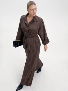 Aveloria Modichic Große Größen 2 Stücke Outfit für Damen, gestreift in Kaffeefarbe, lässiges Langarmhemd mit Kordelzug-Kragen und gerade geschnittene Hose, Herbst/Winter - Kaffeebraun - Übersicht 6