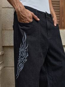 AXEPEAK Jeans casuales de pierna ancha y bolsillo con estampado de llamas para hombres - Negro - Ver 1