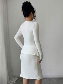 Modelyn 2件套V领蕾丝拼布长袖针织裙套装，秋冬 - 白色 - 查看 3