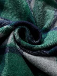 Manfinity Homme 男士格子长袖外套，黑色纽扣装饰，休闲日常设计，修身舒适，侧边口袋实用，百搭叠穿，适合通勤、上学、度假等场合，是送给丈夫或男友的绝佳礼物。男女皆宜的格子外套，法兰绒材质，男士衬衫式法兰绒衬衫。 - 綠色 - 查看 4