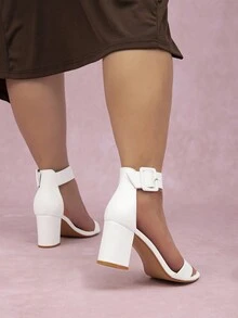 CUCCOO CURVES 大码女式时尚白色绑带经典舒适踝带高跟凉鞋，圣诞节必备 - 白色 - 查看 8