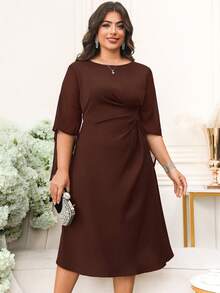 Reflora Vestido elegante de talla grande de unicolor con cuello redondo, mangas medianas y cintura plisada - Marrón - Ver 4