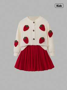 Sweetra 年轻女孩可爱草莓刺绣针织开衫搭配百褶裙套装。这款针织毛衣采用鲜艳的草莓刺绣设计，结合柔软的针织面料，既时尚又舒适。搭配经典的红色百褶裙，自然垂坠的裙摆展现甜美优雅的外观。柔软的材质确保舒适的穿着体验，适合秋冬季。 - 白色 - 查看 1