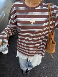 Muchica Damen-Langarmshirt in Braun mit kontrastfarbenen Streifen, lockerer Passform und modischem Kontrastmuster – perfekt für Ausgeh- und Streetwear-Outfits