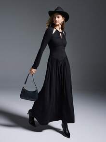 MYSTAURA Minimalist Design Fitted Halter Pearl Chain Long Sleeve Dress For Women - Black - View 5
