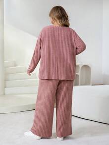 SHEIN CURVE+ Two Pieces Set Of Plus Size Women's T-Shirt And Pants, CasualTwo Piecese Set/Winter