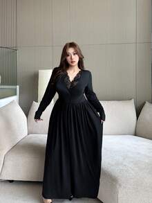 Flirla 黑色蕾丝拼布V领长袖连衣裙，修身，收腰，优雅性感，大码 - 黑色 - 查看 7