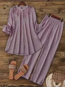 SHEIN LUNE Bộ đồ thu 2 món quần vải lanh pha ren cổ tròn cài nút thoải mái thường ngày cỡ lớn cho nữ + quần cạp chun co giãn - Màu tím hoa cà - Xem 3
