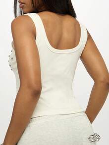 SUMWON Top de tirantes con tachuelas y adornos metálicos para moda de festivales de verano de tallas grandes - Blanco - Ver 7