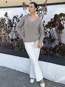 Andrea Bello 女式纯色 V 领蝙蝠袖单排扣休闲开衫、女式开衫、女式开衫毛衣、秋冬棕色开衫 - 卡其色 - 查看 4