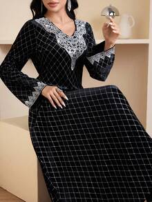 Al Najma 秋冬新款优雅奢华天鹅绒连衣裙 - 黑色 - 查看 1