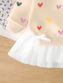 女婴男女通用婴儿幼儿6个月-3岁休闲优雅甜美套头卫衣裙，可爱心形图案下摆薄纱设计，舒适圆领长袖薄纱卫衣裙，适合秋冬春季穿着，轻盈舒适，是秋冬季的理想之选，时尚休闲装扮，适合返校、聚会、户外野餐、街头摄影、假期、送礼等场合。 - 彩色 - 查看 6