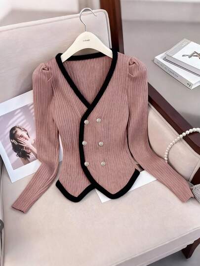 GlowEve T-shirt élégant et décontracté pour femmes avec col croisé en tricot texturé, manches longues, froncé, blocs de couleurs, décoration de bouton métallique et ourlet asymétrique